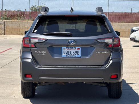 Certified 2025 Subaru Outback Premium AWD/4WD image 4