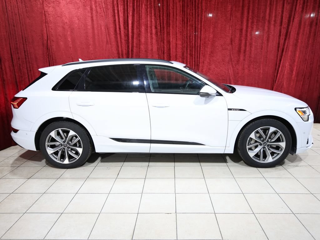 Used 2021 Audi e-tron Premium Plus w/ Premium Plus Package AWD/4WD image 8