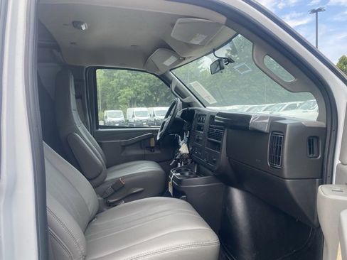 New 2025 Chevrolet Express 2500 Work Van w/ Driver Convenience Package image 30
