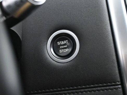 Used 2022 Land Rover Discovery Sport SE image 41