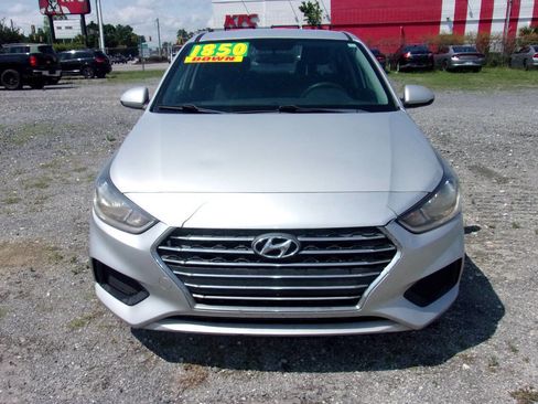 Used 2019 Hyundai Accent SE FWD image 2