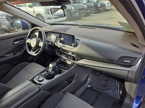 Certified 2023 Nissan Rogue SV image 16