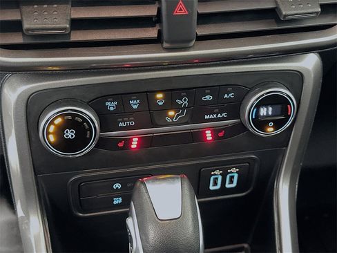 Used 2021 Ford EcoSport SE w/ SE Convenience Package image 18