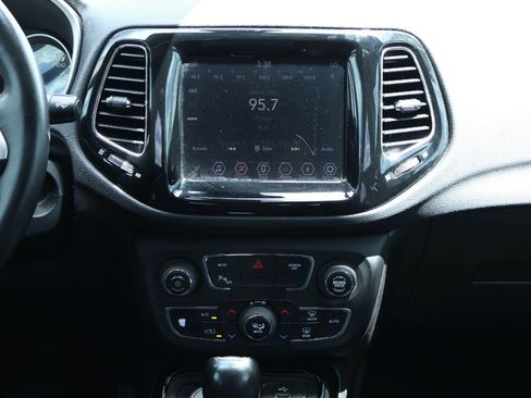 Used 2018 Jeep Compass Limited w/ Safe & Security Group AWD/4WD image 16