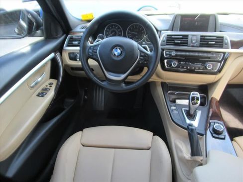 Used 2018 BMW 330i Sedan w/ Convenience Package image 11