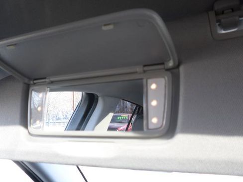 Used 2022 GMC Terrain SLT w/ Infotainment Package II image 30