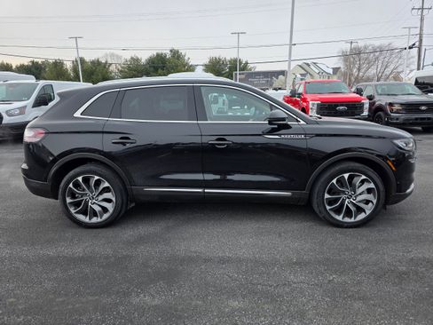 Used 2022 Lincoln Nautilus Reserve w/ Equipment Group 201A image 5