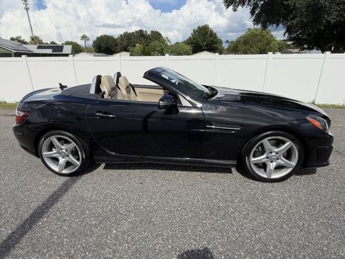 Used 2013 Mercedes-Benz SLK 250 image 4