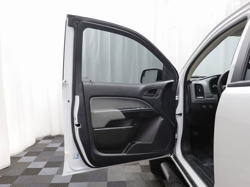 Certified 2020 Chevrolet Colorado W/T w/ Custom Special Edition image 4