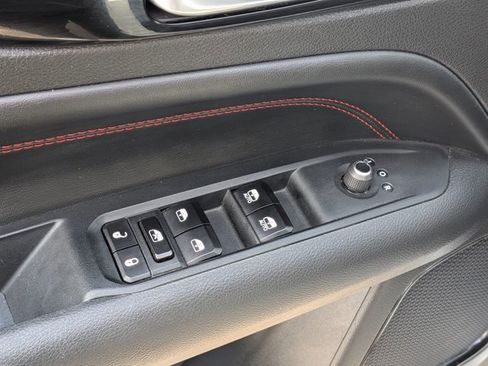 Used 2024 Jeep Compass Trailhawk image 11