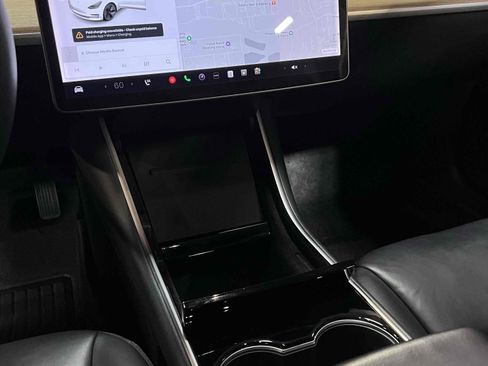 Used 2020 Tesla Model 3 Standard Range Plus image 10