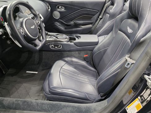 Used 2021 Aston Martin V8 Vantage Roadster image 27