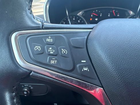 Used 2022 Chevrolet Equinox LT FWD image 10
