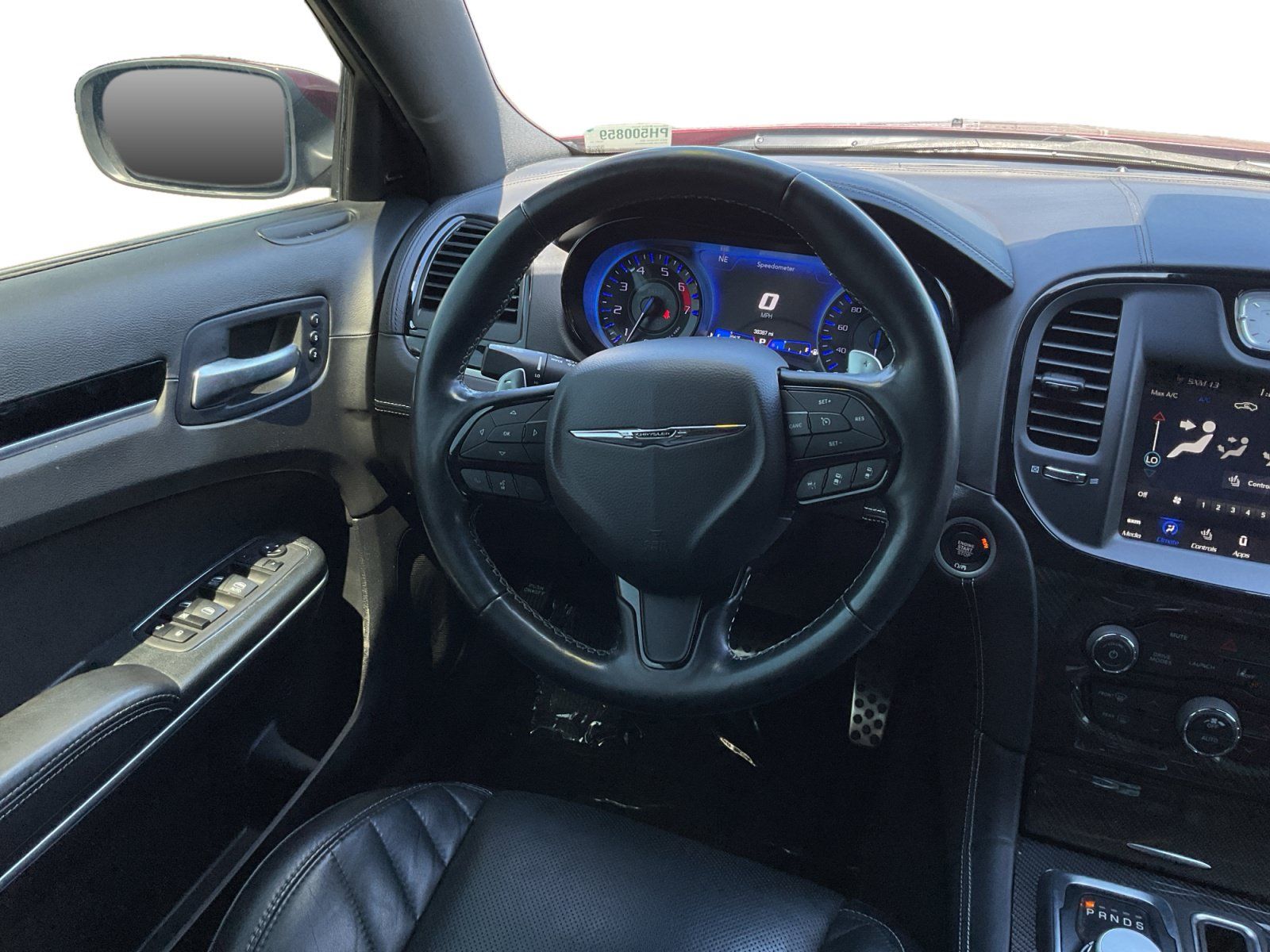 Used 2023 Chrysler 300 C RWD image 10