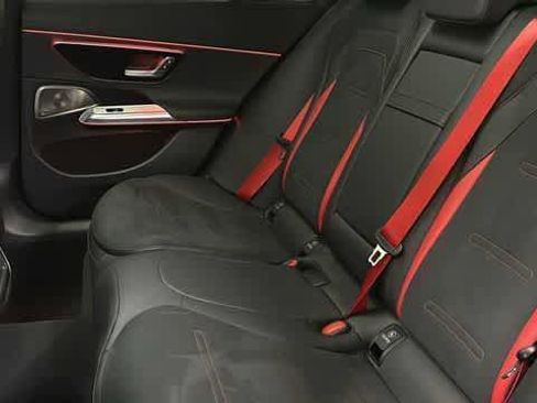 Used 2025 Mercedes-Benz E 53 AMG e 4MATIC Sedan image 29