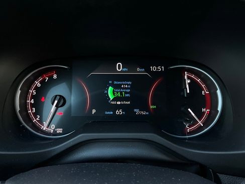 Used 2025 Toyota RAV4 XLE image 38