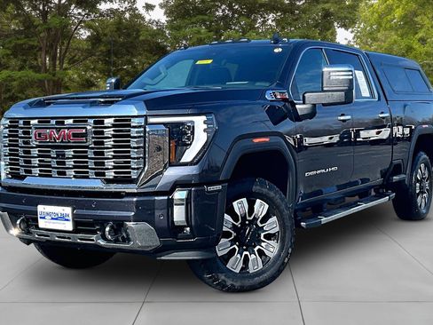 Used 2024 GMC Sierra 2500 Denali w/ Denali Reserve Package image 3