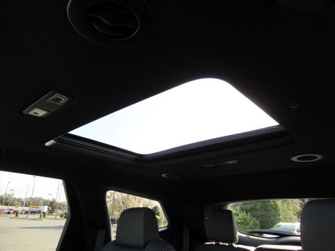 Used 2022 Buick Enclave Premium w/ Experience Buick Package image 26