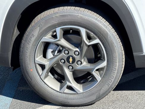 New 2026 Chevrolet Trax LT w/ Driver Confidence Package image 21