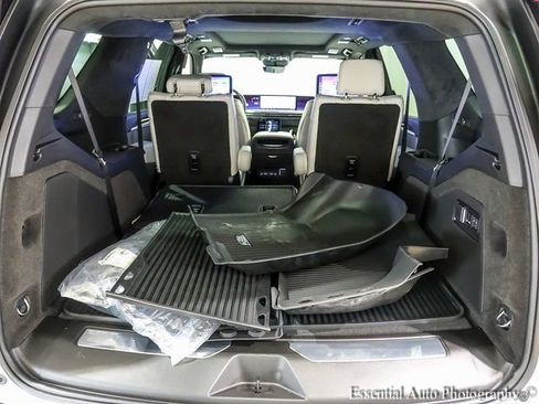 Certified 2025 Cadillac Escalade Sport Platinum w/ LPO, Floor Liner Package image 24