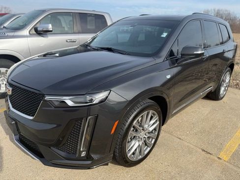 Used 2020 Cadillac XT6 Sport image 2