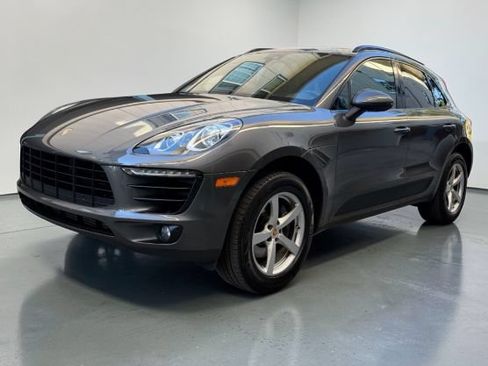 Used 2018 Porsche Macan AWD/4WD image 1