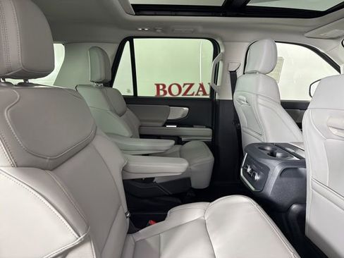 New 2025 Ford Expedition Active image 24