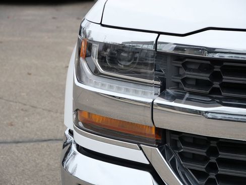 Used 2018 Chevrolet Silverado 1500 LT w/ All Star Edition image 3