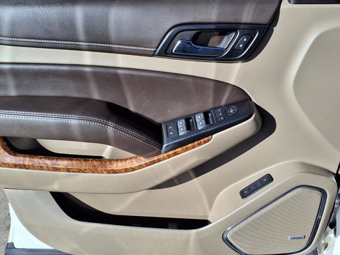 Used 2020 Chevrolet Suburban Premier image 23