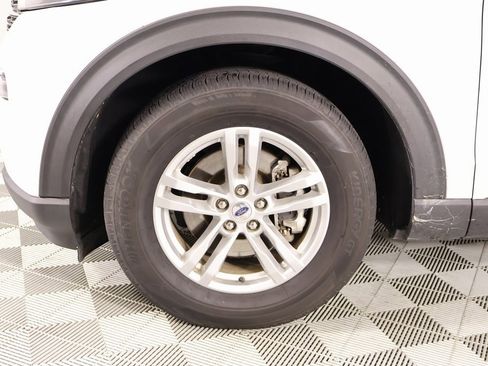 Used 2023 Ford Explorer XLT w/ Equipment Group 202A image 18