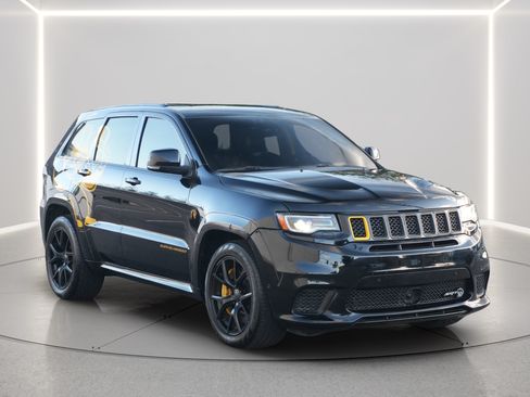 Used 2018 Jeep Grand Cherokee Trackhawk AWD/4WD image 7