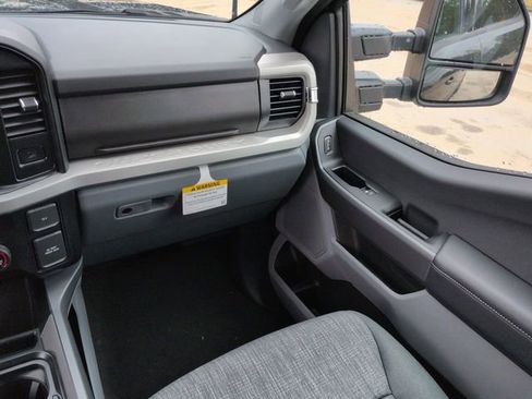 New 2026 Ford F250 XLT w/ FX4 Off-Road Package image 17