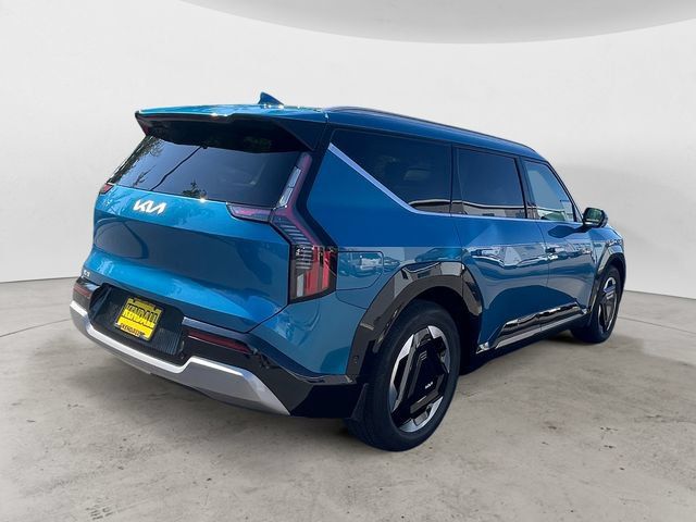 Used 2024 Kia EV9 Land AWD/4WD image 5