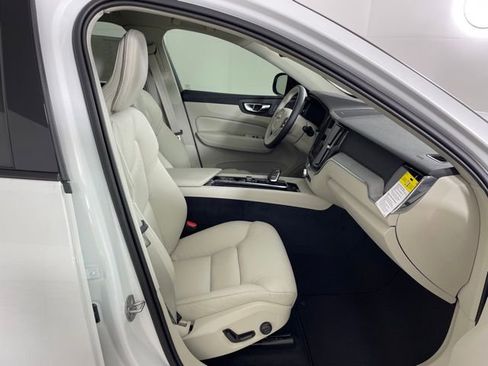 Certified 2024 Volvo XC60 T8 Plus w/ Protection Package Premier image 41