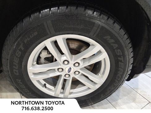 Used 2023 Ford Explorer XLT w/ Equipment Group 202A image 18