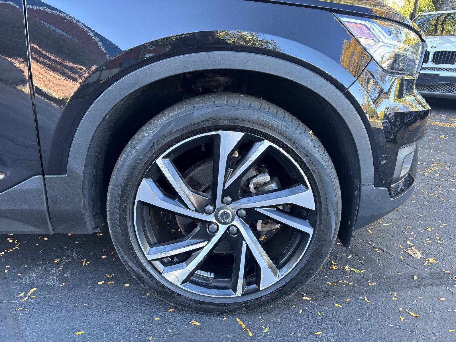 Used 2022 Volvo XC40 T5 R-Design w/ Advanced Package AWD/4WD image 7