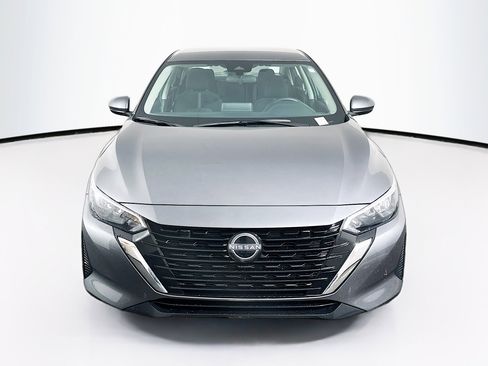 Used 2024 Nissan Sentra SV image 2