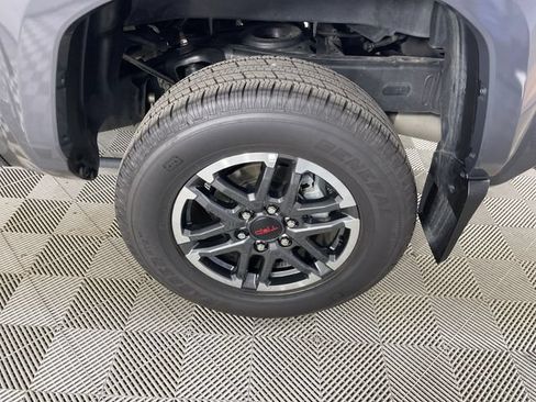 Used 2025 Toyota Tacoma TRD Sport AWD/4WD image 21