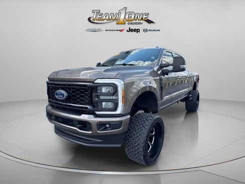 Used 2023 Ford F250 XLT w/ XLT Premium Package AWD/4WD image 4