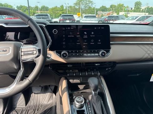 New 2026 GMC Canyon Denali w/ LPO, Denali Black Edition AWD/4WD image 20