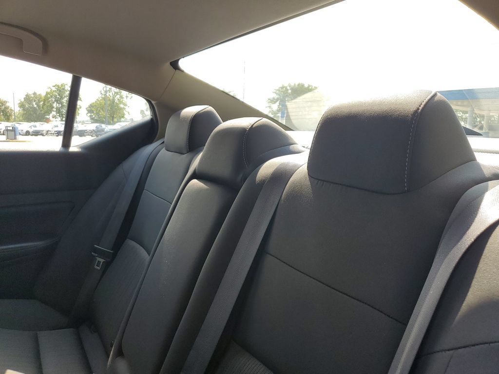 Used 2024 Nissan Altima 2.5 SV FWD image 11