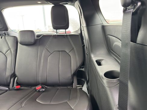 New 2026 Chrysler Pacifica Select image 35