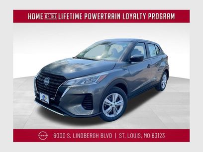 New 2025 Nissan Kicks Play S