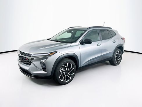 Used 2025 Chevrolet Trax RS FWD image 3
