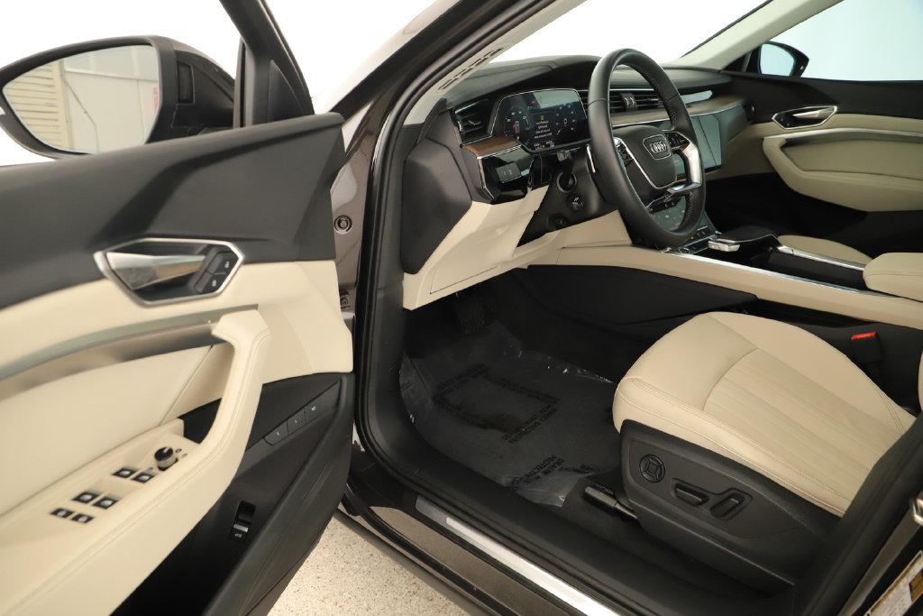 Certified 2024 Audi Q8 e-tron Premium AWD/4WD image 14