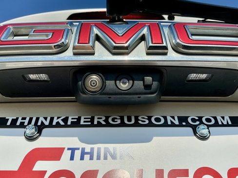 Used 2023 GMC Acadia Denali w/ Denali Technology Package image 17