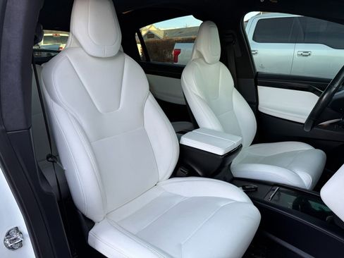 Used 2018 Tesla Model X 100D image 19