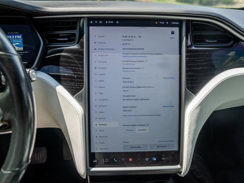 Used 2020 Tesla Model X Long Range AWD/4WD image 22