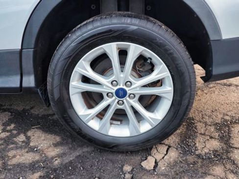 Used 2017 Ford Escape SE w/ Equipment Group 201A AWD/4WD image 44
