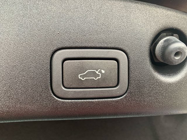 Used 2019 Jaguar XJ Supercharged RWD image 21